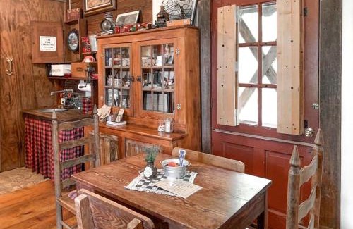 Glen Rose House | Sleep in Authentic Railcar Rental for Unique Experience near Fort Worth