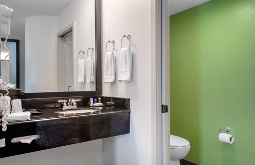 Broadmoor Hotel | Sleep Inn Baton Rouge East I-12