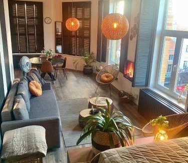 Antwerp Apartment | SLEEP INN - Black and Gold Loft Antwerp Cityview