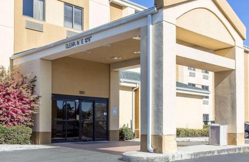 Seven Oaks Hotel | Sleep Inn Columbia