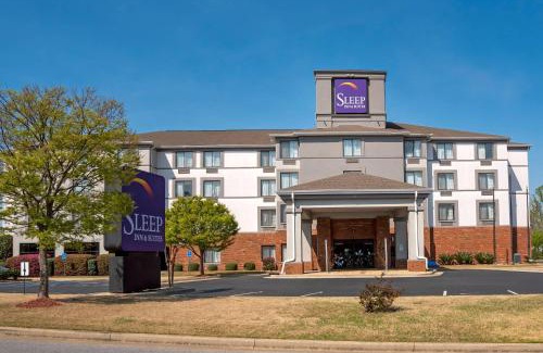 Auburn Hotel | Sleep Inn & Suites Auburn Campus Area I-85