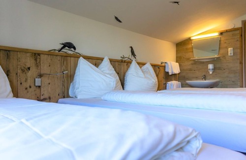 Soell House | "Sleeping in the witches' water" triple room - Alpengasthof Hochsöll