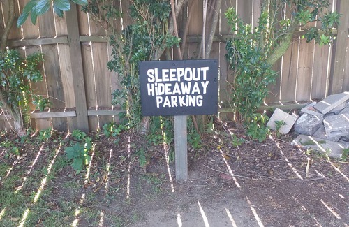 Rotorua Apartment | Sleepout Hideaway , close to the CBD and Forest