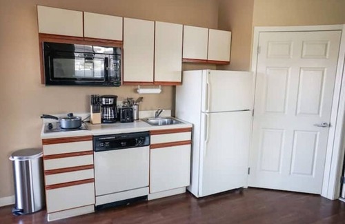 Downtown Wichita Apartment | Sleepover: Central 1BD/1BA - Downtown Wichitan