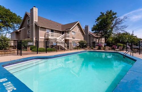 Downtown Wichita Apartment | Sleepover: Central 1BD/1BA - Downtown Wichitan