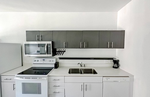 Springfield Apartment | Sleepover: Centrally-Located 1BD/1BA- Downtown Springfield