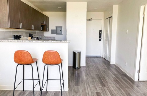 Walnut Hills Apartment | Sleepover: Cityscape 1BD/1BA + Gym - Downtown Cincinnati