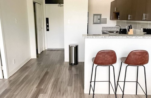 Walnut Hills Apartment | Sleepover: Divine 1BD/1BA + Gym - Downtown Cincinnati