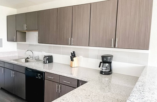 Walnut Hills Apartment | Sleepover: Divine 1BD/1BA + Gym - Cincinnati