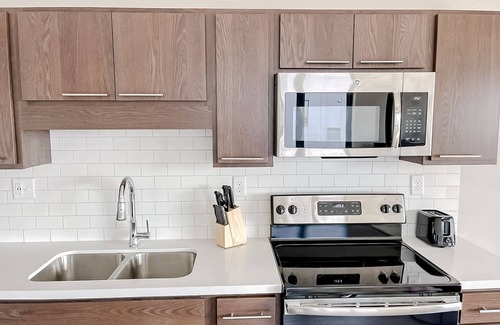 Downtown Des Moines Apartment | Sleepover: Rare 1BD/1BA - Downtown Des Moinesn