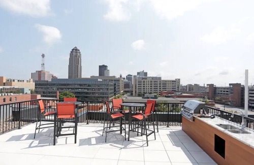 Downtown Des Moines Apartment | Sleepover: Rare 1BD/1BA - Downtown Des Moinesn
