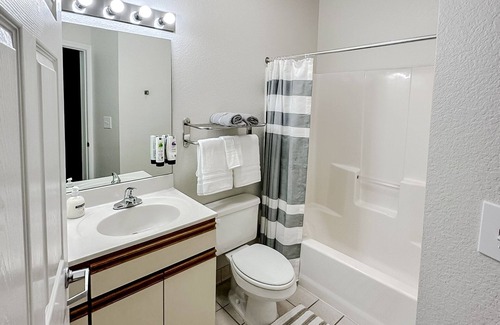 Wichita Apartment | Sleepover: Relaxing Studio - Downtown Wichita