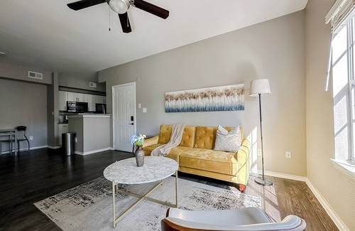 South Side Apartment | Sleepover Wonderful 1BD/1BA + Gym - Corpus Christi
