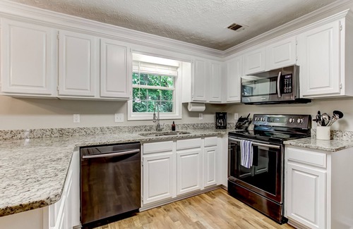 Duluth House | ☆ Sleeps 10! 4 bedroom Duluth home w pool table ☆