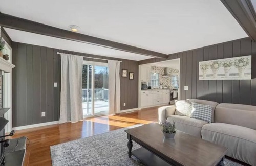 LaFayette House | Sleeps 10, Nerf wall, Game Room, fully fenced yard