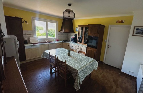 Treogat House | Sleeps 11, close to the sea