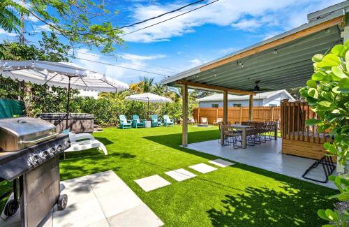 Delray Beach House | Sleeps 11 Walk to Atlantic Pool w Sun Deck
