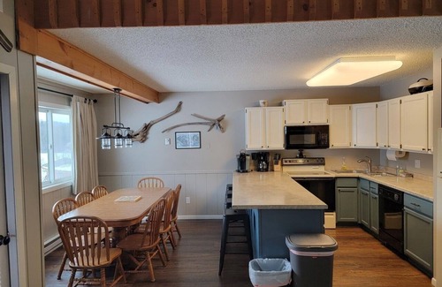 Upson Cabin | Sleeps 12 4BR/3BA Ski-in/Out Condo WiFi/AC/Lake/ATV/Hike/Snowmobile-Dog Friendly