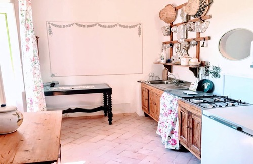 San Brizio Villa | Sleeps 12 - amazing scenery all around - exc villa, pool + grounds - pool house