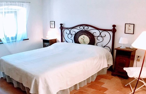 San Brizio Villa | Sleeps 12 - amazing scenery all around - exc villa, pool + grounds - pool house