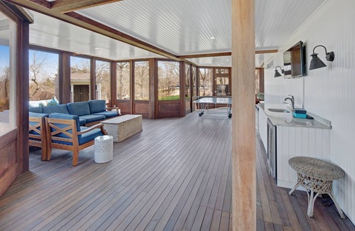 Edgartown House | Sleeps 12, amazing view, tennis court, basketball court, beaches