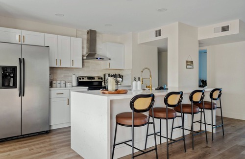 Shea North Estates House | Sleeps 12 - Close To OT - New Pool + Hot Tub - Family Friendly
