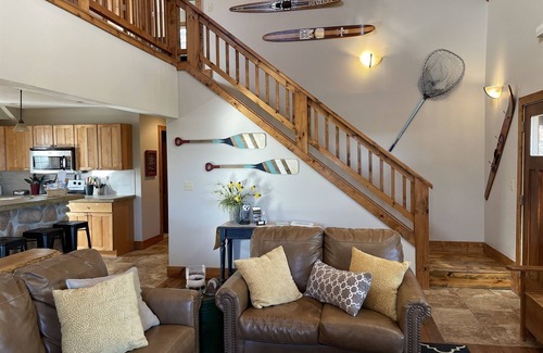 Cassville House | Sleeps 12, Pool, Marina, Quiet Side of Table Rock