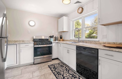 West Harwich House | Sleeps 14 Home w/Pool Great for Families!