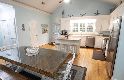 Edisto Island House | Sleeps 14! Open Floor Plan, Extremely Clean Home. Only 2 Blocks to the Beach!