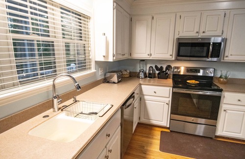 Edisto Island House | Sleeps 14! Open Floor Plan, Extremely Clean Home. Only 2 Blocks to the Beach!