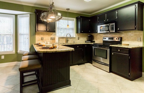 Charlotte House | Sleeps 15, Entire Home, Deep Discounts for Longer Stays