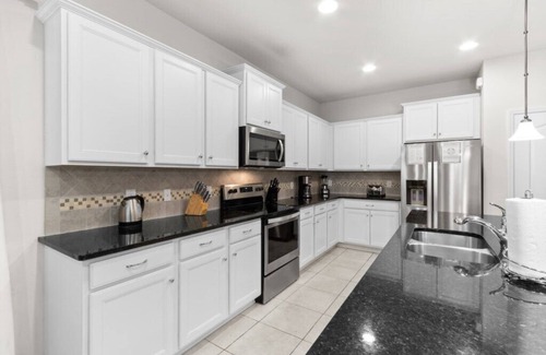 Four Corners House | Sleeps 16! Beautifully Grand 8BDR Villa with private pool & resort access
