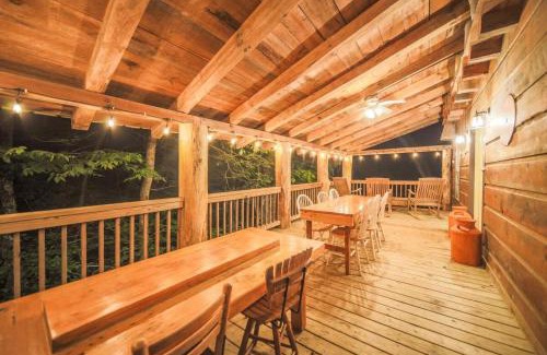 Mars Hill House | Sleeps 16 Hot Tub Sauna Dogs Welcome Ping Pong