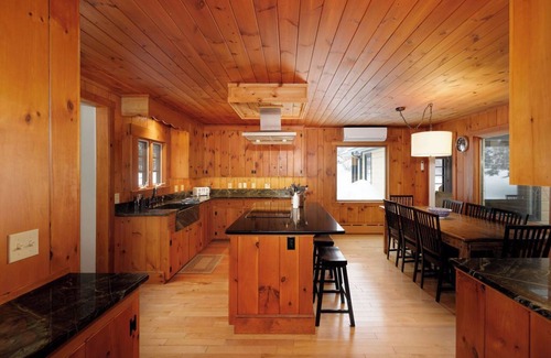 Waterville Valley House | Sleeps 16+Hottub+Sauna+Pet Friendly+7 Min to Skiing