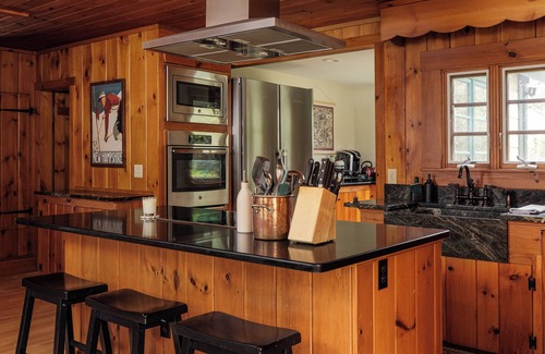 Waterville Valley House | Sleeps 16+Hottub+Sauna+Pet Friendly+7 Min to Skiing