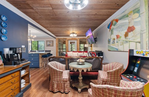 Shirley House | Sleeps 16! Lakefront- GameRoom - Dock - Fireplaces