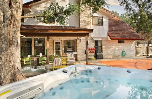 North San Antonio - SAT House | Sleeps 20 Sport Court Pool Hot Tub Putt Putt Games
