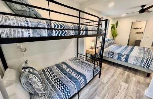 South Padre Island House | Sleeps 22, 7 bedrooms, 2min walk To The Beach, Private Heated Pool and Hot Tub, Zula Del Mar South Padre Island Texas