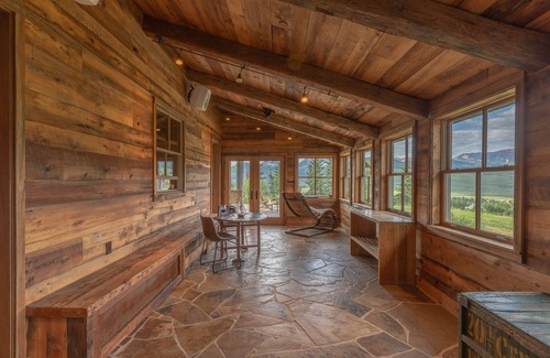 Crested Butte House | Sleeps 23, 8 BR w/full bath, majestic views on 35 acres, walk to town