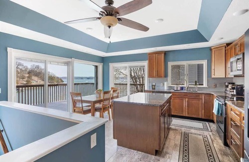 Lakeview House | Sleeps 26 lakefront w/private dock & dance floor!