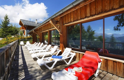 La Toussuire Condo | Sleeps 3! Mountain Adventure + FREE Shuttles