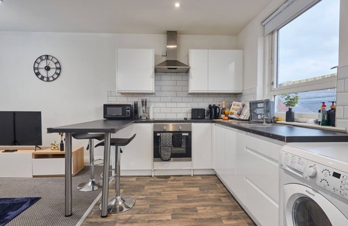 Chapeltown Apartment | Sleeps 3: Perfect for Family & Business Relocations - FREE WiFi