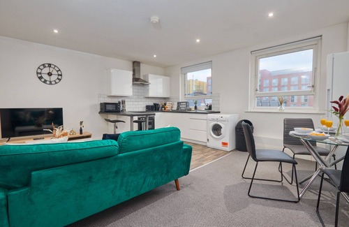Chapeltown Apartment | Sleeps 3: Perfect for Family & Business Relocations - FREE WiFi
