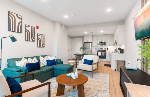 Philadelphia Apartment | Sleeps 4|Rooftop Views|W/D|Only 6 mins to CenCity!