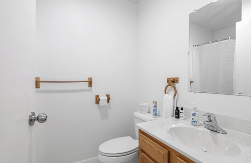 Manton Cabin | Sleeps 40- 12 Bedroom/12 Bath Lodge on 80 acres with 26' x 52' Great Room