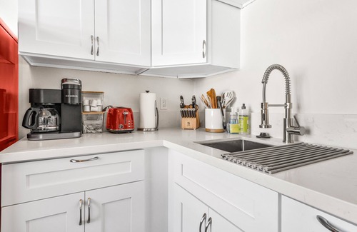 Crown Point House | Sleeps 52! 28 Beds! 6 King Beds - AC - Steps to Beach - 10 homes-in-1 - 6 Cars!