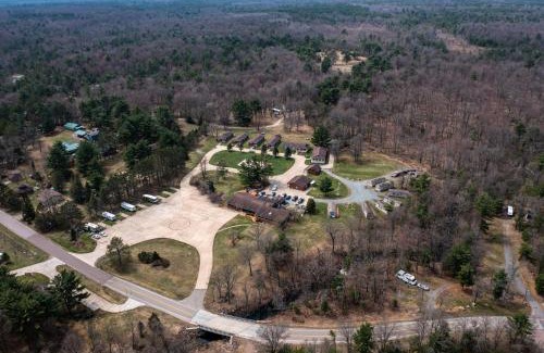 Neillsville House | Sleeps 6, 3br, Fully Furnished, On-site Fun