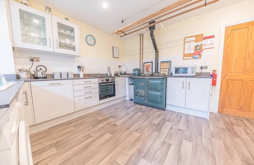 Satterthwaite Cottage | Sleeps 6 guests in 3 bedrooms