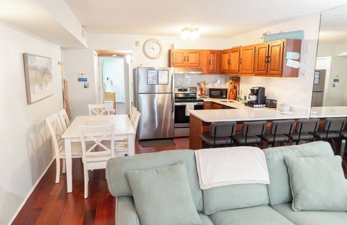 Ocean City Condo | ★ Sleeps 6✓ Linens &Towels✓ Free Parking✓ Sunset View✓ Smart TVs✓ Pool ✓