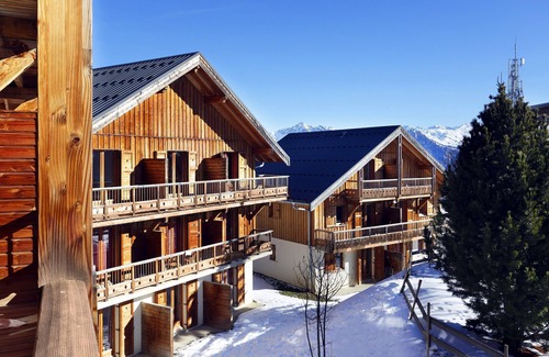La Toussuire Condo | Sleeps 6! Mountain Adventure + FREE Shuttles
